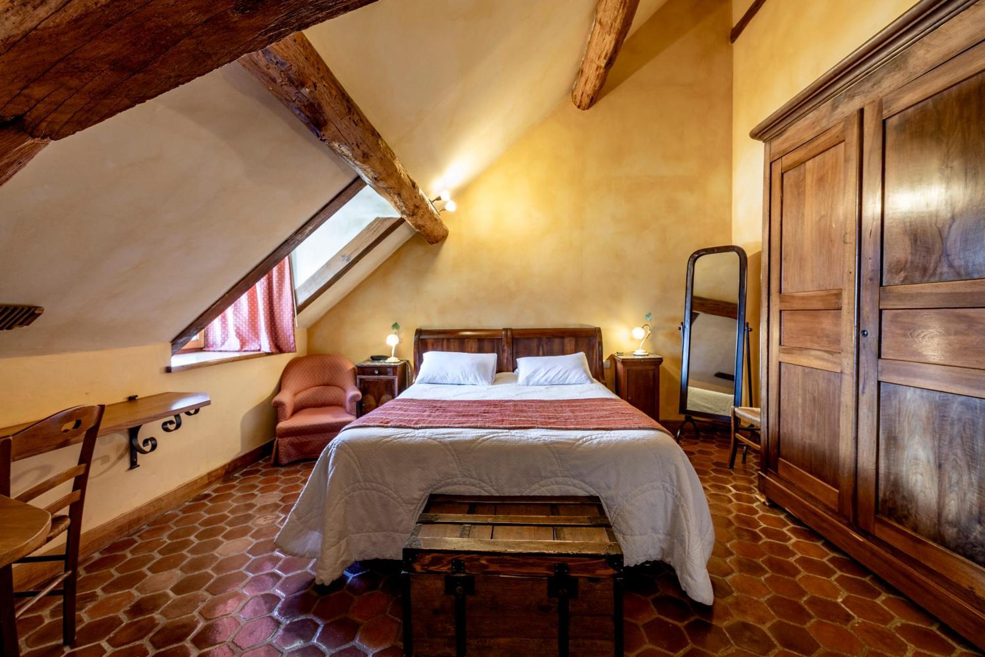 Hotel De La Beursaudiere Nitry エクステリア 写真