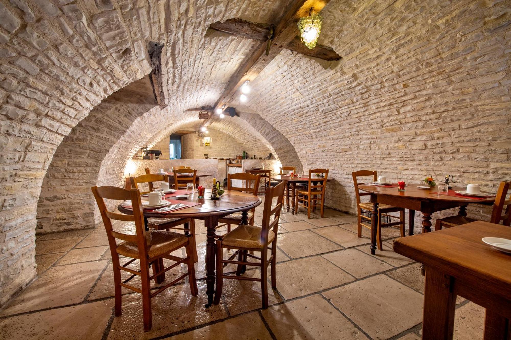 Hotel De La Beursaudiere Nitry エクステリア 写真