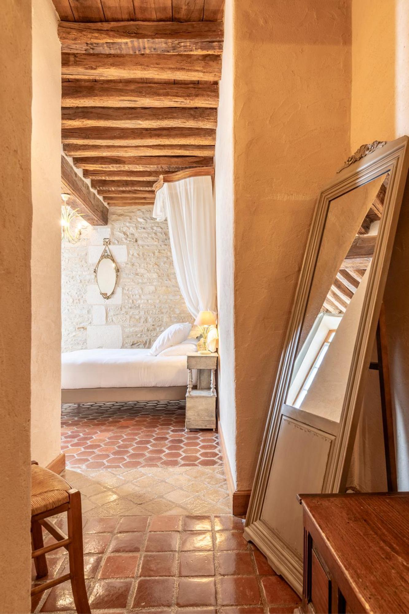 Hotel De La Beursaudiere Nitry エクステリア 写真