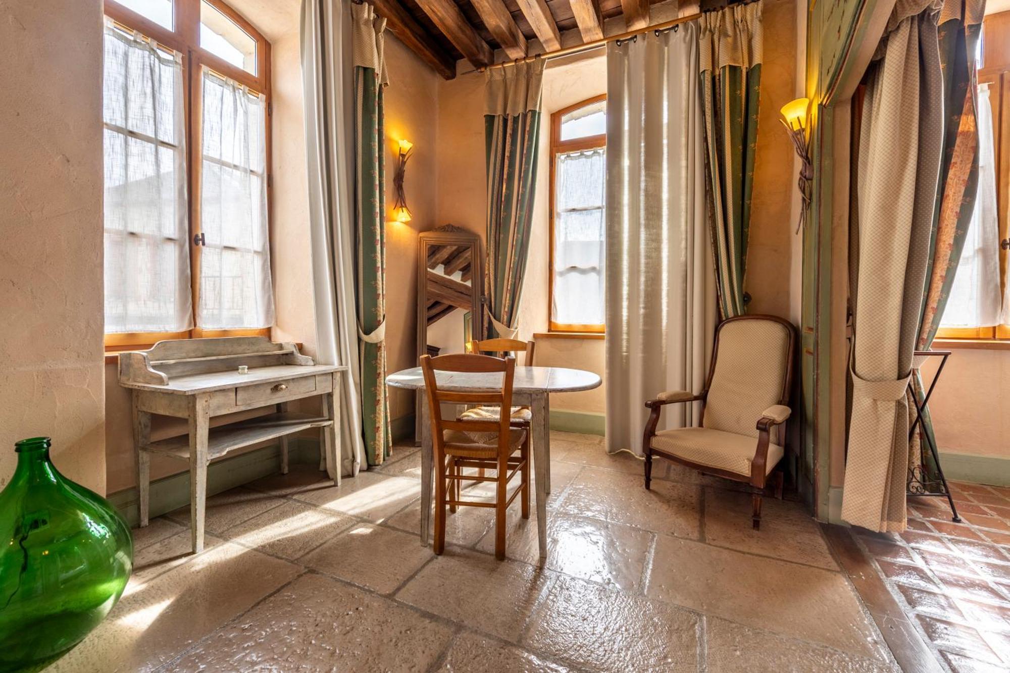 Hotel De La Beursaudiere Nitry エクステリア 写真