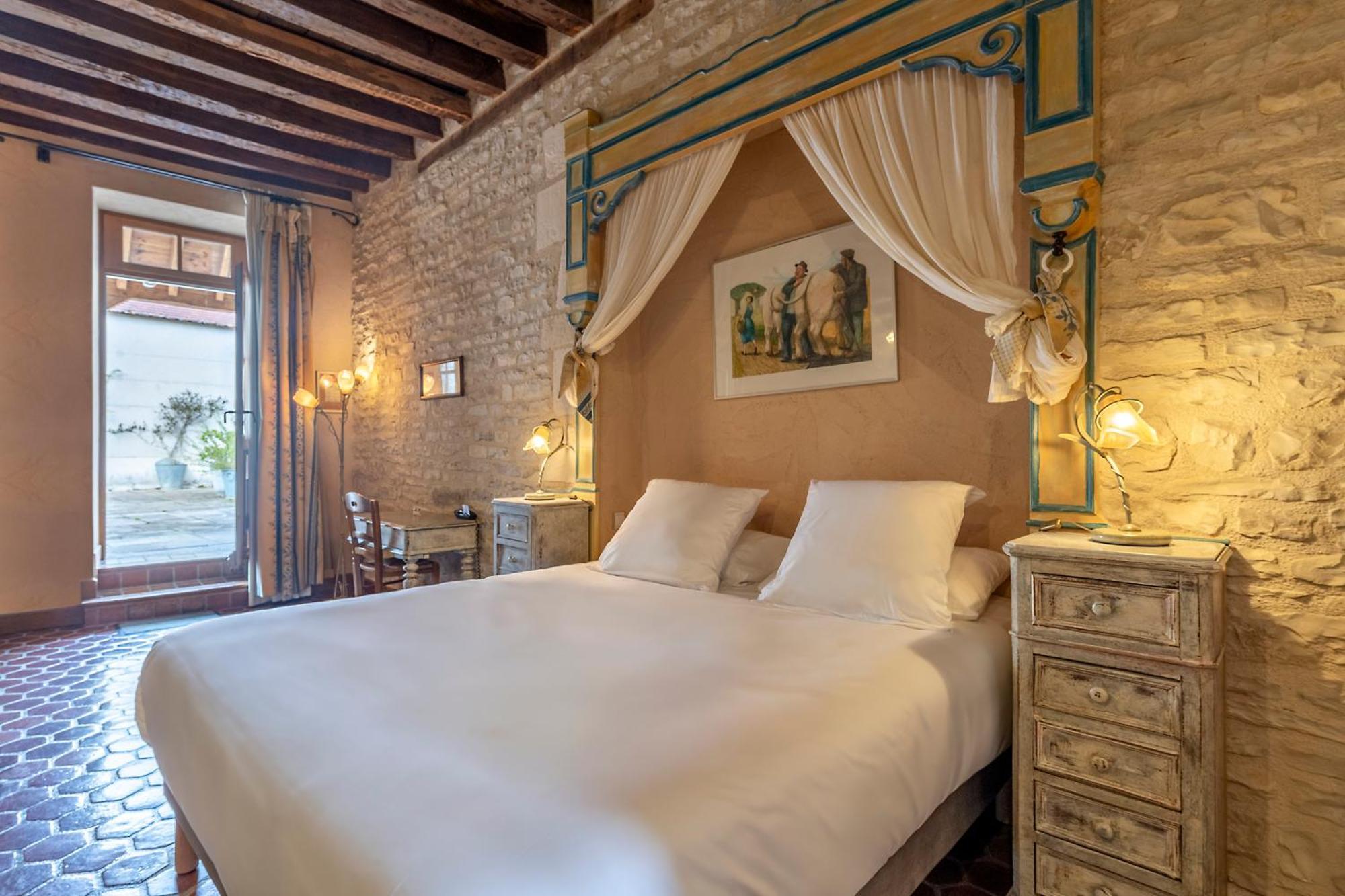 Hotel De La Beursaudiere Nitry エクステリア 写真