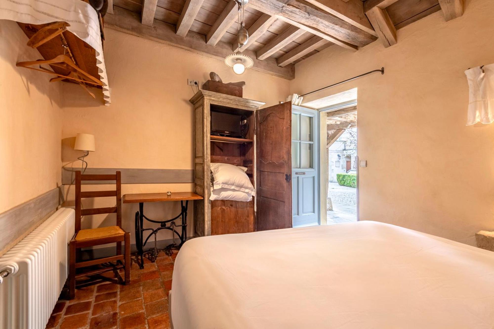 Hotel De La Beursaudiere Nitry エクステリア 写真